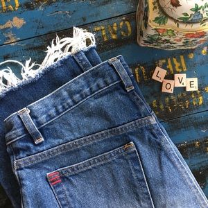 BDG Frayed Hem Sunday Cropped Boyfriend Jeans
